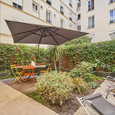Apartment Terrasse Champs Elysees By Studio Prestige Apartman *