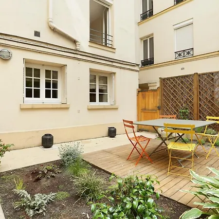 Apartment Terrasse Champs Elysees By Studio Prestige Apartman *